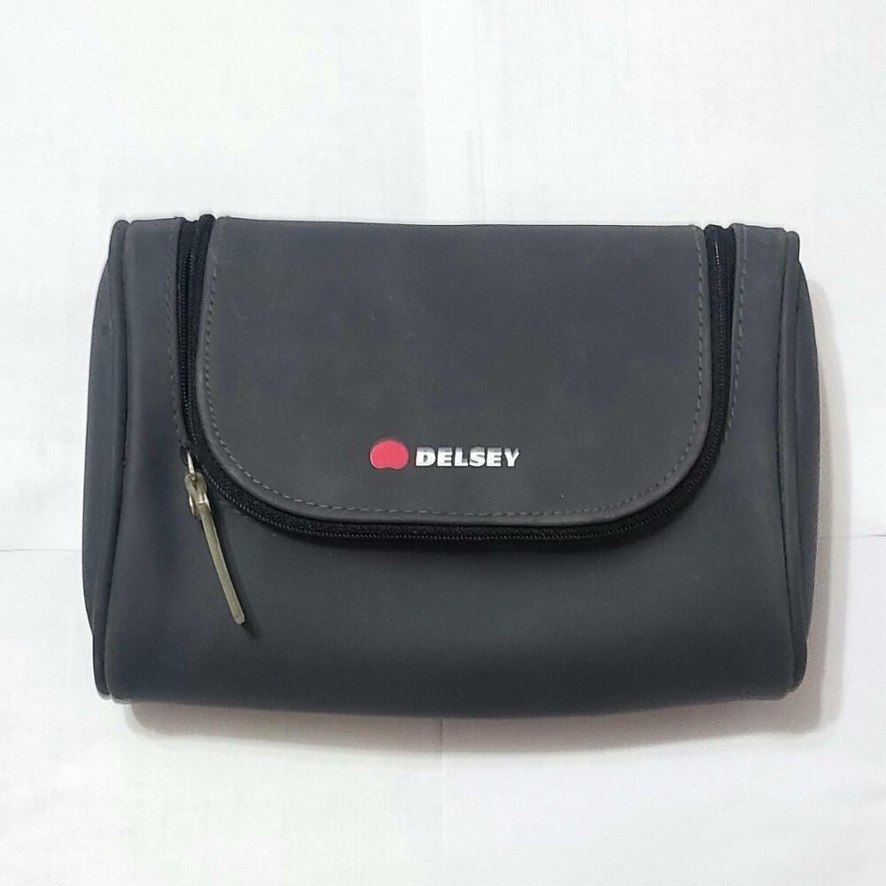 Compact Black Zippered Pouch